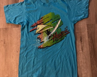 Vintage Hawaii Tshirt 80s Wind Surfer Boho Chic