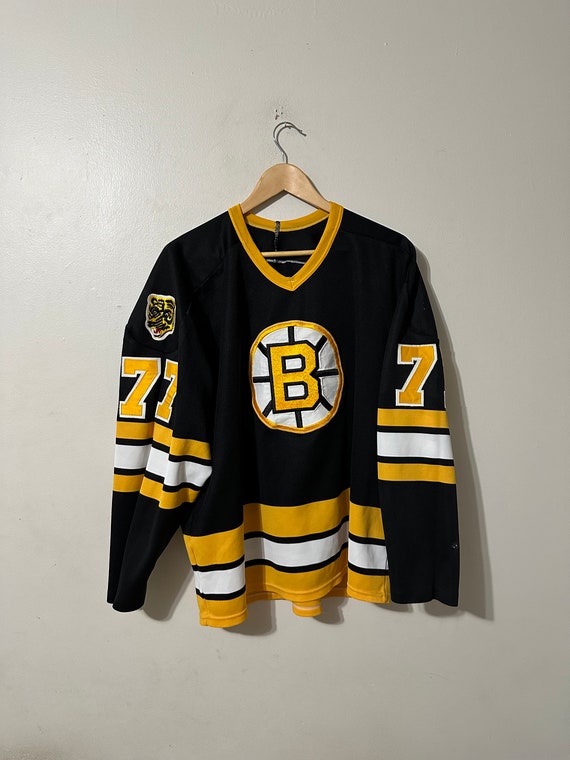 VINTAGE MADE IN CANADA CCM ULTRAFIL STYLE BOSTON BRUINS HOCKEY JERSEY IN  SIZE L