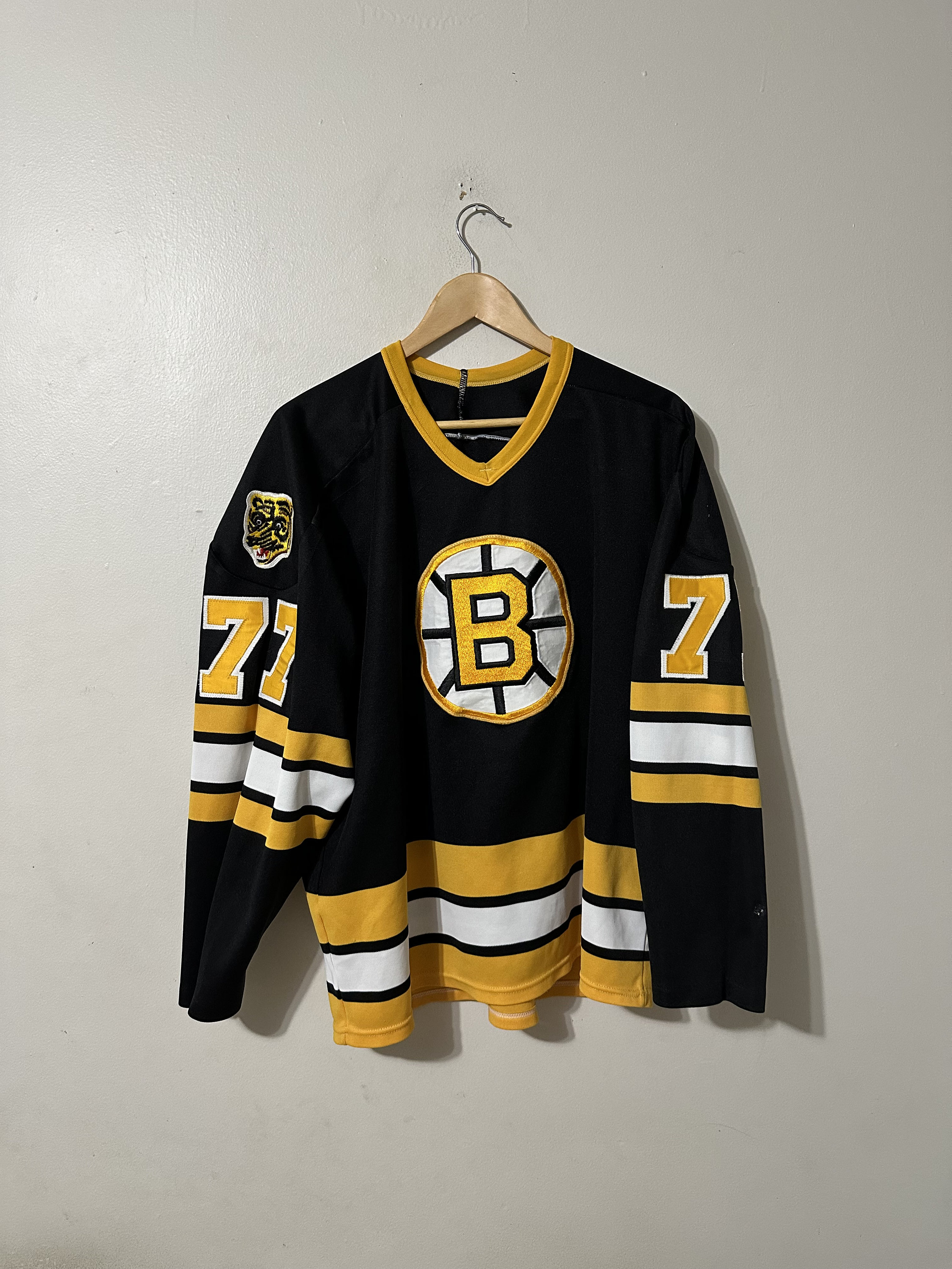 Boston Bruins 1940-41 jersey artwork, This is a highly deta…