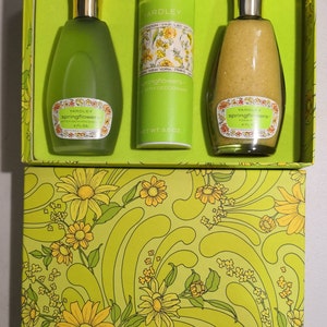 Vintage 1969 Yardley Spring Flowers 3 pieces gift set NIB Rare -- 220A