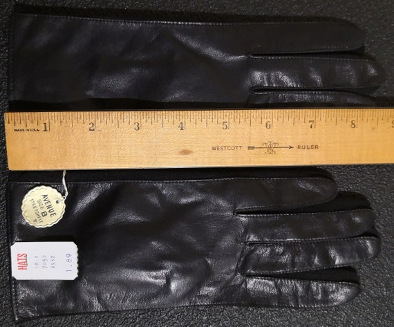 Vintage Avenue Leather Ladies Gloves NOS -- 746A - image 3