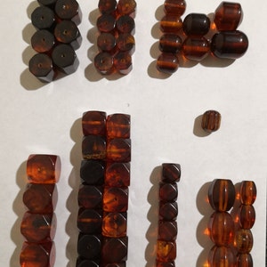Vintage 1940s Estate found loose Bakelite Tested Rare beads Total Weight 206g and 55 pieces -- 626A