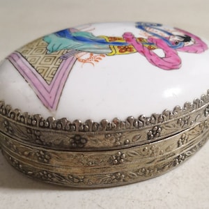 Vintage Oval 5&quot; Asian Porcelain Trinket, Hand Painted Geisha Dancing, Embossed Silver Tone Metal W/Lid, Home Decor, Trinket -- 6905