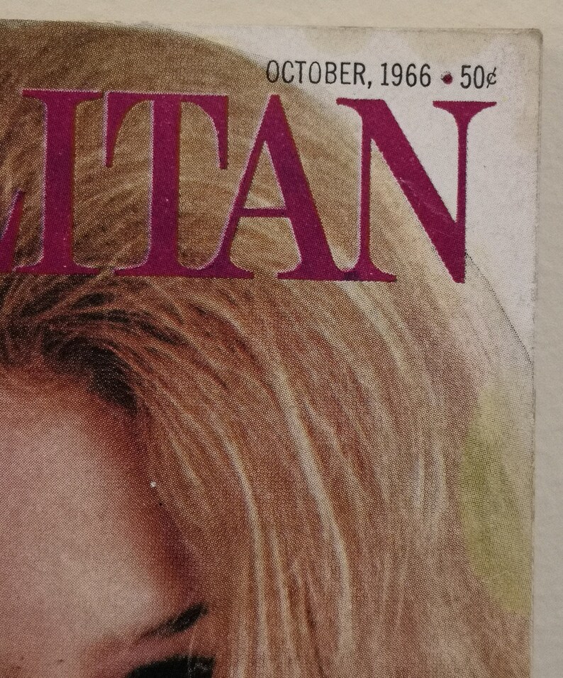 Puede incluir: Primer plano de la cara de una mujer con cabello rubio. La palabra "ITAN" es visible en el fondo, junto con el texto "OCTOBER, 1966 - 50&cent;".