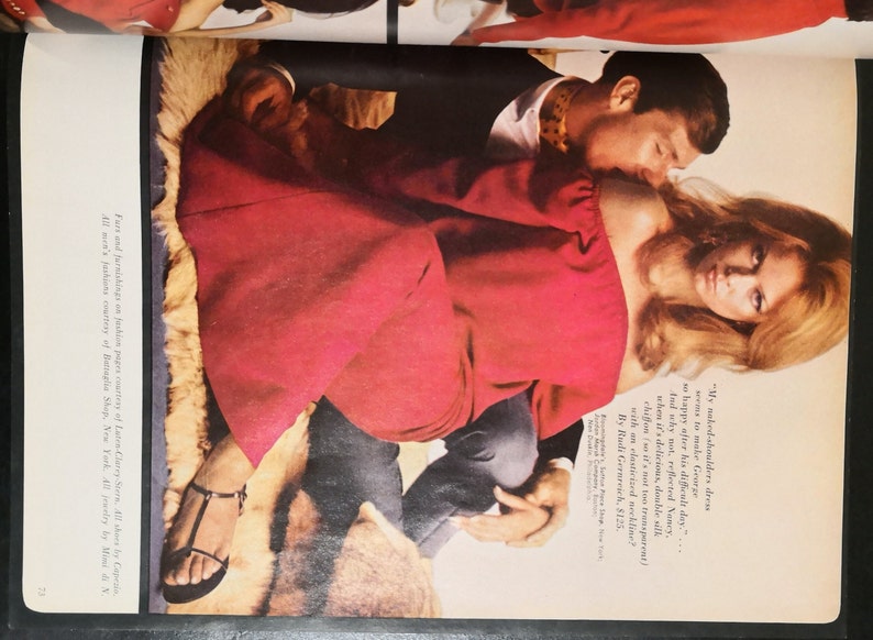 1966 Cosmopolitan Veronica Hamel Audrey Hepburn Revista en buen estado -- 532A imagen 4