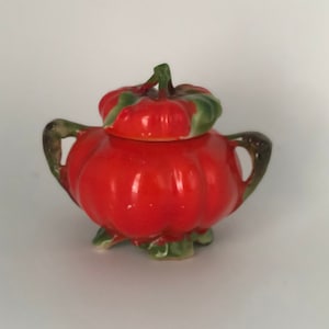 Vintage Royal Bayreuth porcelain covered tomato dish P&T 1900-1968