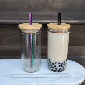 2 PACK: Reusable Bubble Tea Cup with Bamboo Lid, Bubble Tea and Smoothie Straw 1 Black 1 Rainbow