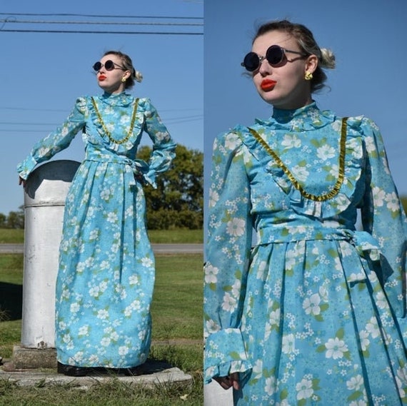 Vintage Blue Floral Prairie dress 1970s