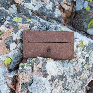 Portafoglio in pelle extra sottile minimalista / modello–n - Marrone / Portafoglio in pelle fatto a mano / Pelle riciclata / Portacarte in pelle