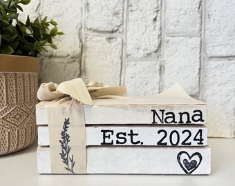 Nana est Stacked Books //Home Books//Neutral Farmhouse Decor//Home Decor