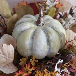Herbst Blumengesteck, Sonnenblumen und Kürbis Dekor, Erntedanktisch, Thanksgiving Centerpiece, Herbst Tischdekoration, Holzkiste Bild 3