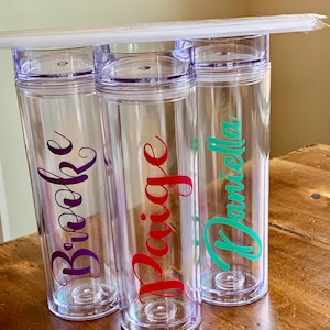 Individueller Becher mit Strohhalm - Großes kleines Geschenk - Bid Day Geschenk - Sorority Geschenk - Geburtstagsgeschenk für Sie - Lehrer Geschenk - Brautparty Geschenk