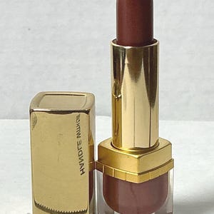 エスティーローダー フューチャリスト ソフト タッチ ブライトニング スキンシーラー