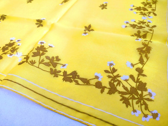 New 1950s Vera Neumann Silk Scarf, Lemon Yellow C… - image 5