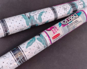 2 rouleaux de papier contact Rubbermaid des années 1990 18 po. L x 9 pi L, lys calla noir et bleu sarcelle, motif Art déco rétro floral aqua, cuisine vintage des années 90 NOS