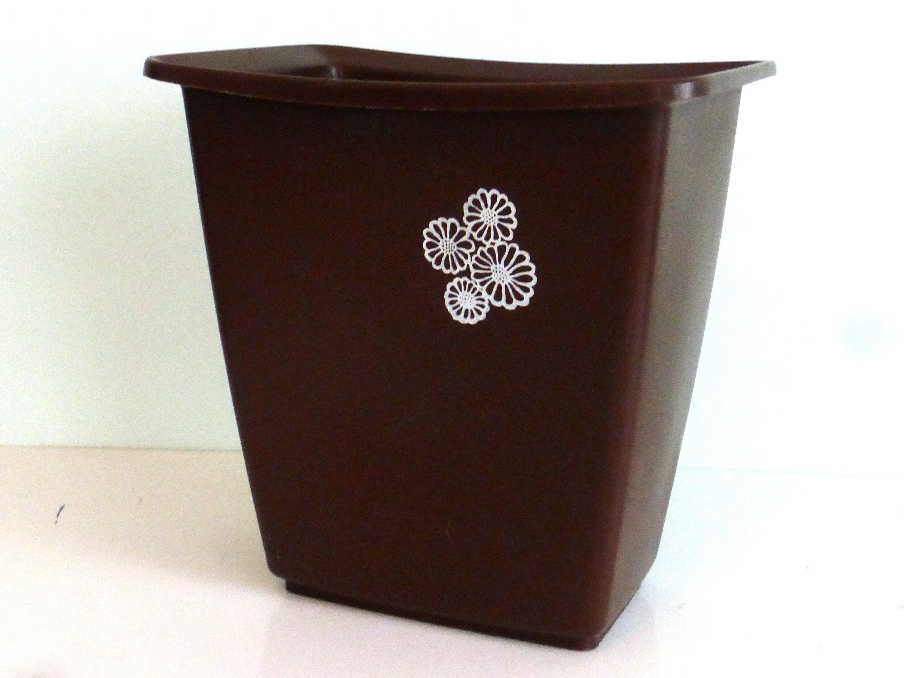 Rubbermaid Garbage Cans for sale | Only 3 left at -65%