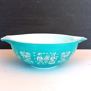 Vintage Pyrex Turquoise Amish Butterprint Cinderella Bowl 444, 4 Qt Nesting Mixing Bowl w/Tab Handles & Spout, Mid Century Aqua Kitchen