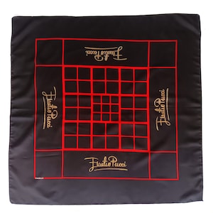 Emilio Pucci & Claudio Rotta Loria-kunstsjaal, Y2K Italiaanse postmoderne geometrische 26-inch vierkante draagbare kunst, zwart rood goud geprogrammeerde kunst