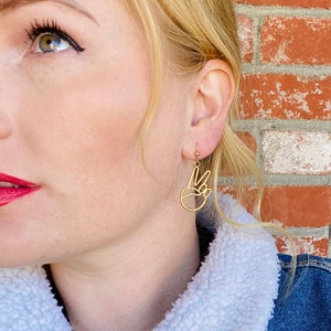 AMBUSH】PEACE EARRING / GOLD Ambush Rose Charm Safety Pin Mono