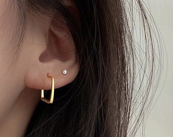 Small square hoop earrings in gold and silver, small square hoops, everyday earrings, minimalist earrings, minimalist jewelry