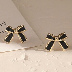 FAMARINE Bow Stud Earrings - Dainty Handmade Bow Knot Jewelry For Women