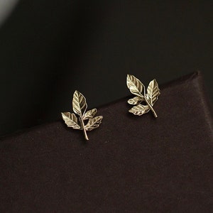 Dainty Leaf Stud Earrings Fall Leaf Earrings Autumn Leaf - Etsy