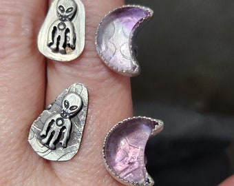 Open band alien amethyst moon ring