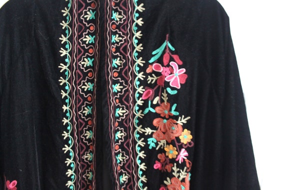 Vintage embroidered velvet kimono - image 3