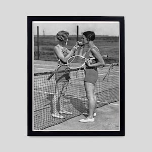 Vintage Women Tennis Cigarettes Print, Czarno-biała sztuka ścienna, Wydruki fotograficzne