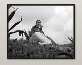 Frida Kahlo Wall Art, Black and White Photography, Mexican Artist Print, Eclectic Gallery Wall Decor, Vintage Portrait Download