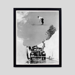 Printable Vintage Skiing Photo - Digital Download, Retro Ski Art, Ski Chalet Decor, Lodge Wall Art, Skiing Poster