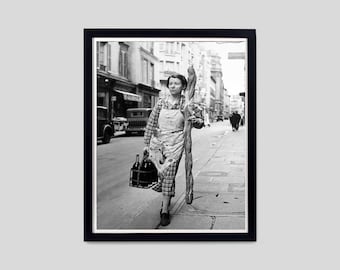 French Woman With Baguette | Wine Wall Art | Black and White Photo | Paris France | Street Scene | 1940s | Retro Wall Decor | Digital