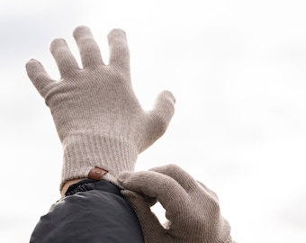 Gants en laine mérinos pour homme Gants tricotés à la main Gants de printemps doux Accessoires en tricot bio Cadeaux pour homme Beige crème