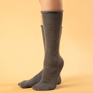 Knitted Merino Wool Socks for Women Soft Mid Calf Socks Hypoallergenic Thick Warm Socks Fall Socks Sustainable Clothing Dark gray