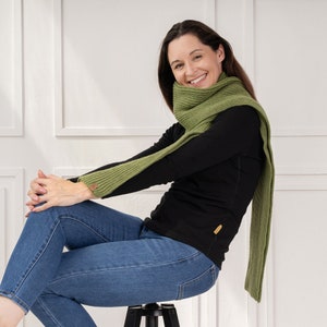 Thick and oversized neck warmer.
