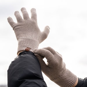 Luvas de lã merino para homens, luvas de tricô à mão, luvas macias de outono, acessórios de tricô, presentes para homens, bege cremoso