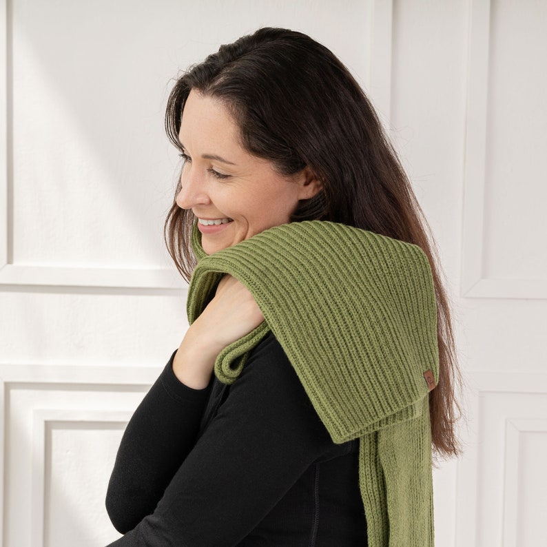 Thick and oversized neck warmer.
