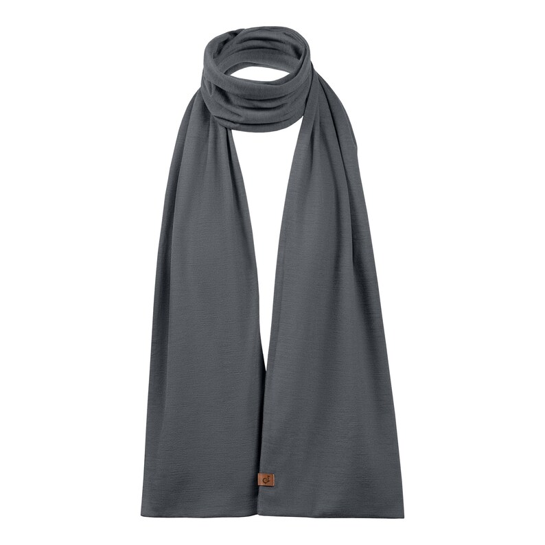 Packshot of Menique Merino Wool Unisex Scarf