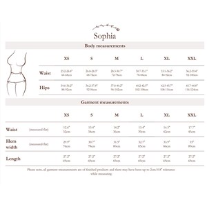 Puede incluir: Tabla de tallas para ropa de mujer con medidas en pulgadas y cent&iacute;metros. La tabla incluye las tallas XS, S, M, L, XL y XXL. Se proporcionan medidas para la cintura y las caderas, as&iacute; como medidas de la prenda para la cintura, el ancho del dobladillo y la longitud.