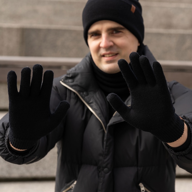 Schwarze Handschuhe für Männer Reine Merinowolle gestrickte Handschuhe Weiche Winter Herbst Handschuhe Bio Strick Accessoires Geschenke für Männer Bild 2