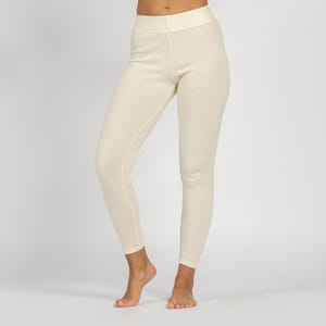 the menique women's leggings 250gsm in natural color.