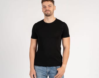Camiseta masculina de manga comprida em lã merino, ideal para treinos, perfeita para presentear o namorado. Feita em 100% lã merino, com gola redonda e gramatura de 160 g/m². Sustentável e ideal para atividades físicas.