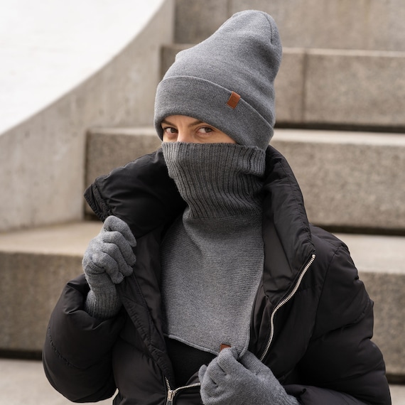 Kids Winter Hat, Scarf & Gloves Set - Warm Knit Beanie With Pom Pom & Touch Screen Gloves (Age 8-14)