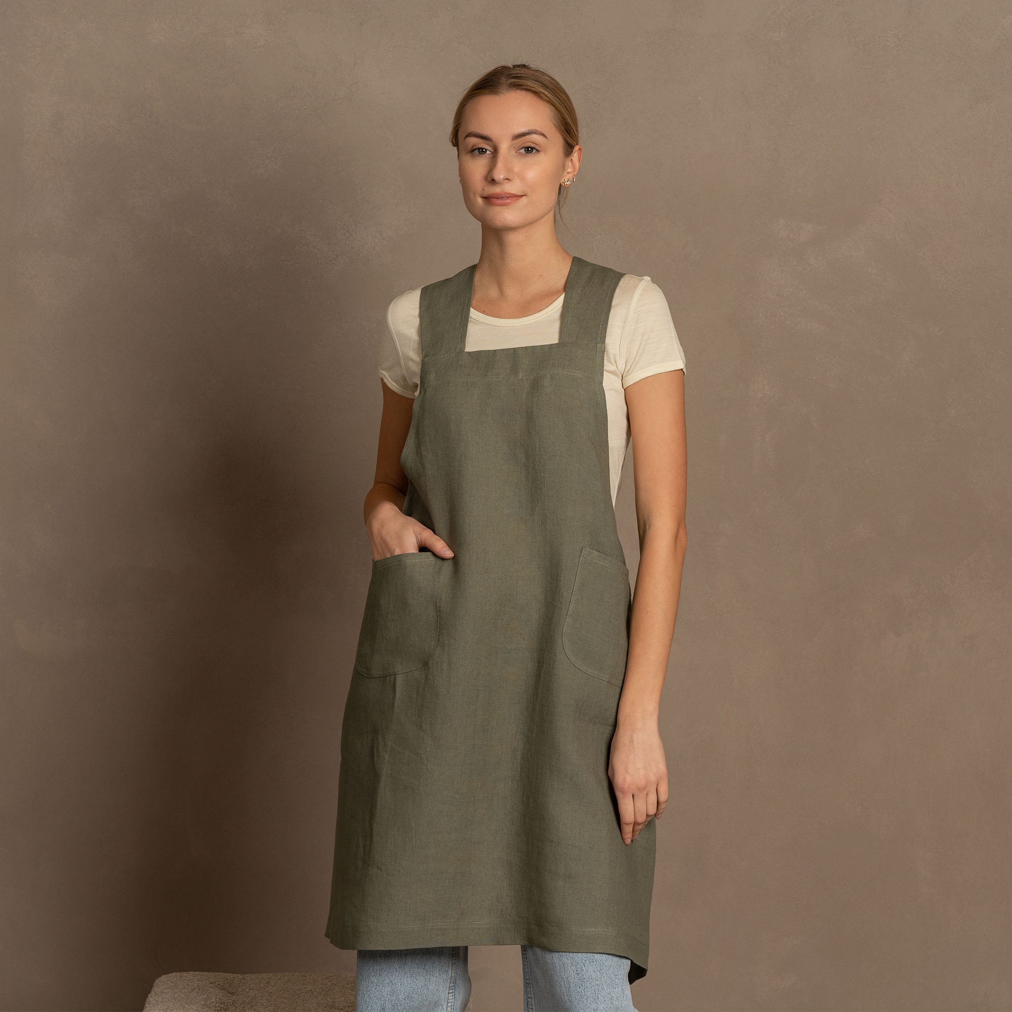 Linen Criss Cross Back Apron – Embroidered Girl