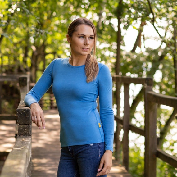 Camiseta térmica de manga larga con capa base de lana merino, sudadera de  yoga con cuello redondo para mujer, ropa sostenible, camisa de viaje,  160gsm, azul claro -  México