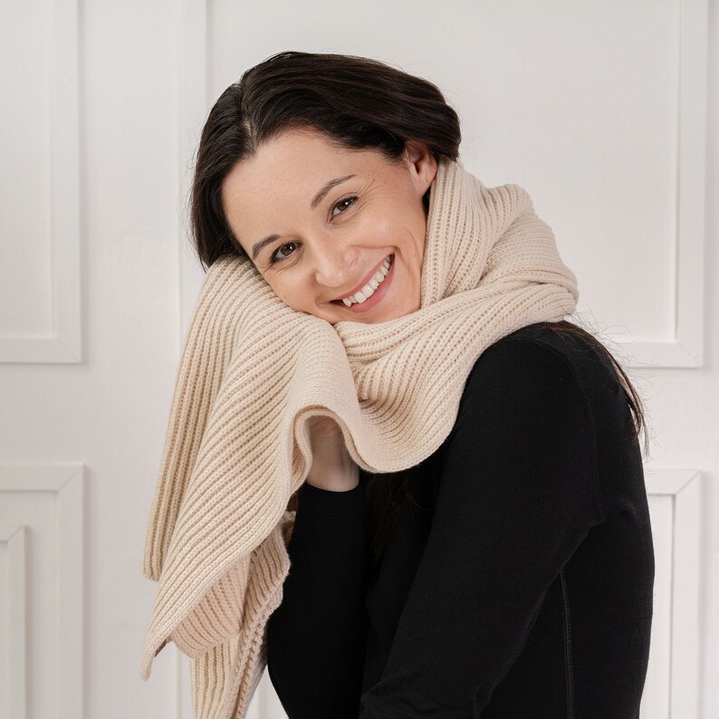 Thick and oversized neck warmer.