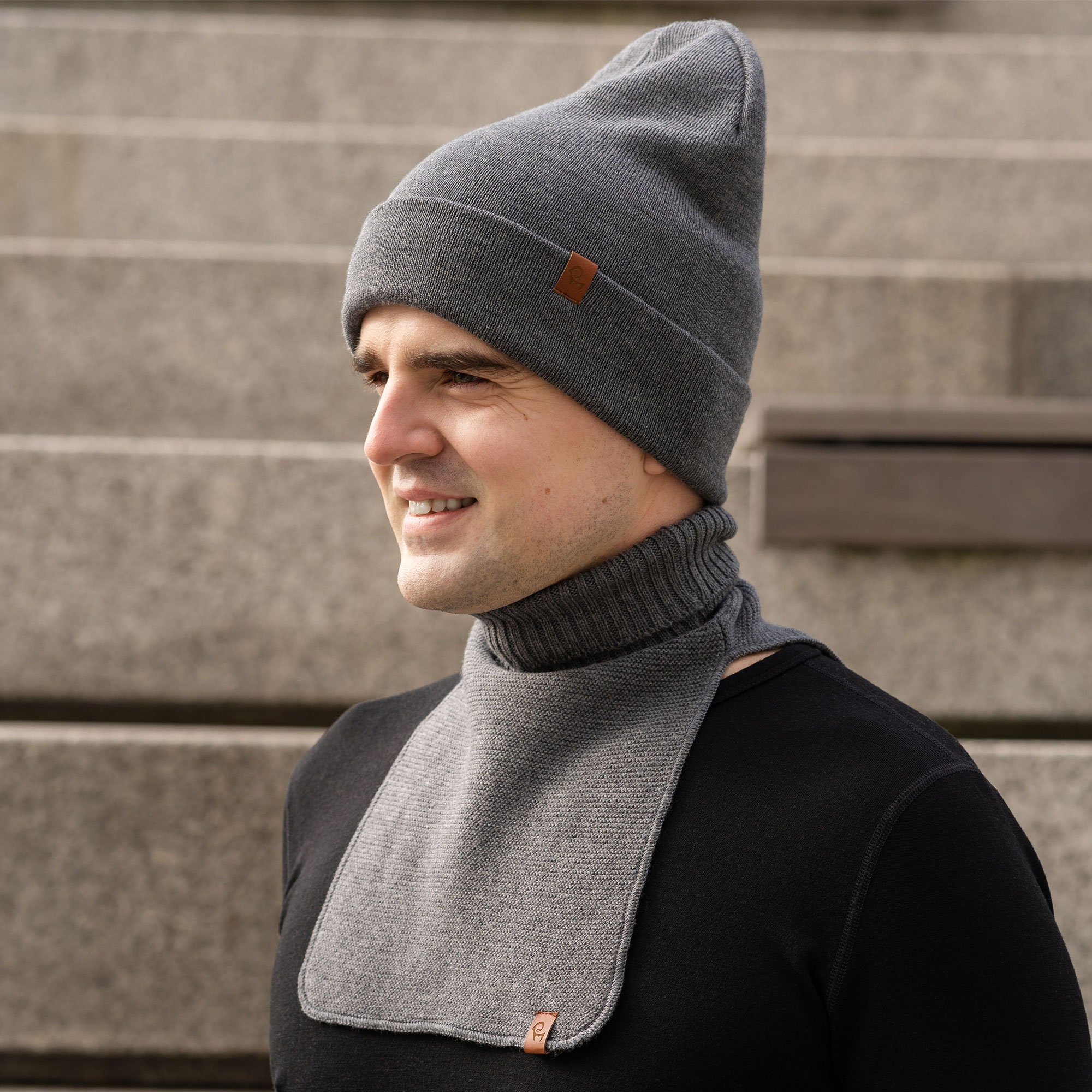 Wool Hat and Scarf Set - Dark gray melange - Men