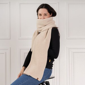 Thick and oversized neck warmer.