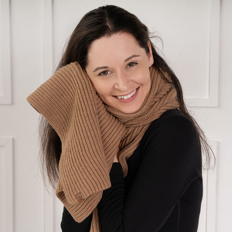 Thick and oversized neck warmer.
