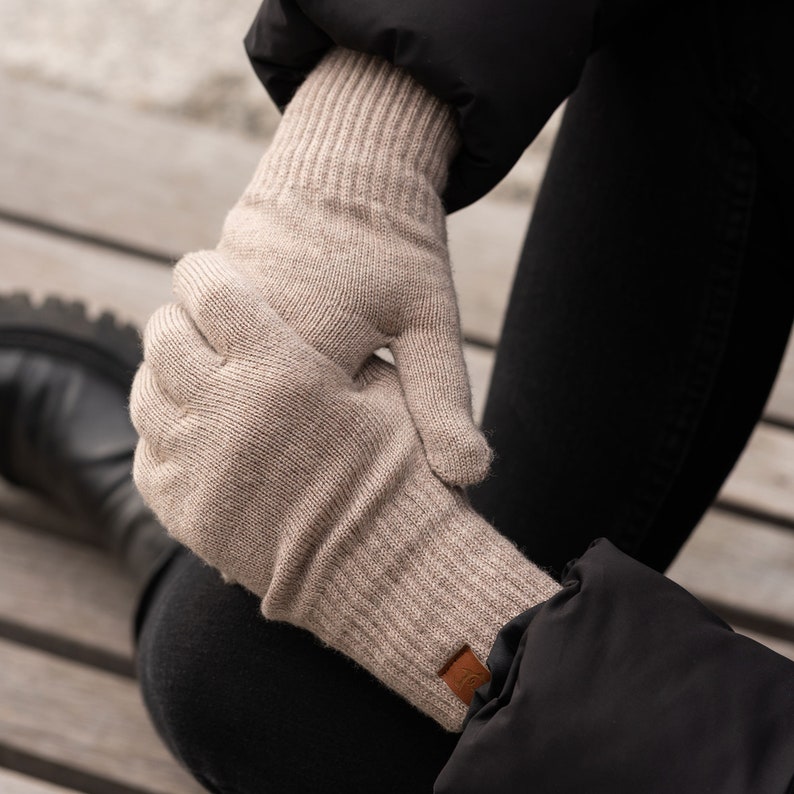 Handschuhe aus Merinowolle für Damen Handgefertigte Strickhandschuhe Thermo Frühling Handschuhe Hypoallergen Strick Accessoires Cremig Beige Bild 2